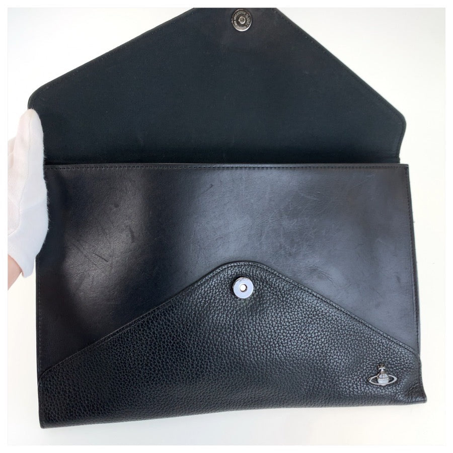 25747
Vivienne Westwood ヴィヴィアンウエストウッド ブラック 黒 シルバー金具 レザー クラッチバッグ セカンドバッグ 男女兼用 メンズ ABP21