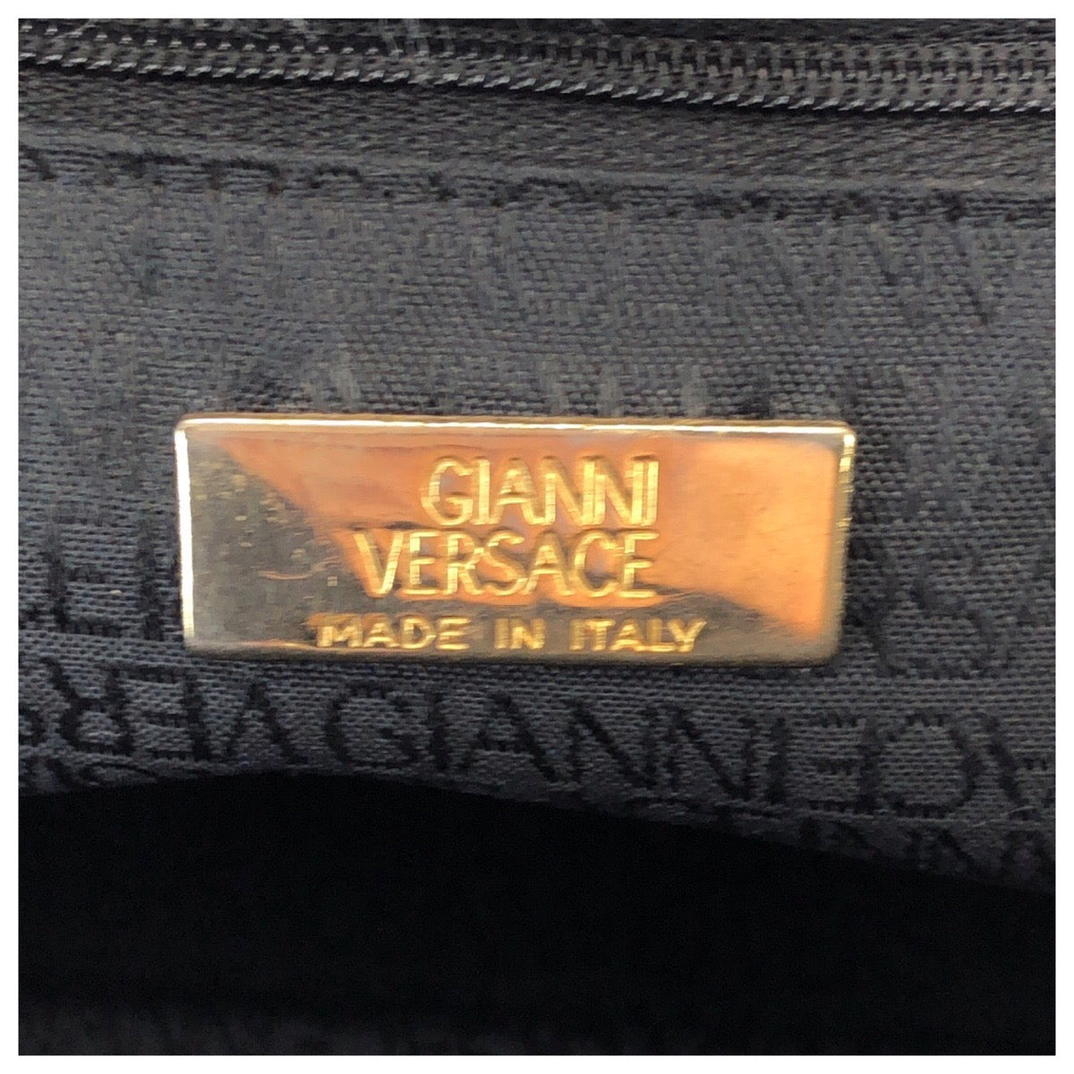 25765
VERSACE ヴェルサーチ ヴィンテージ メデューサ ネイビー ゴールド金具 ナイロン / パテントレザー ショルダーバッグ レディース ABP35
