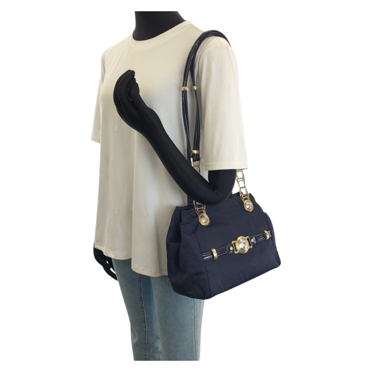 25765
VERSACE ヴェルサーチ ヴィンテージ メデューサ ネイビー ゴールド金具 ナイロン / パテントレザー ショルダーバッグ レディース ABP35