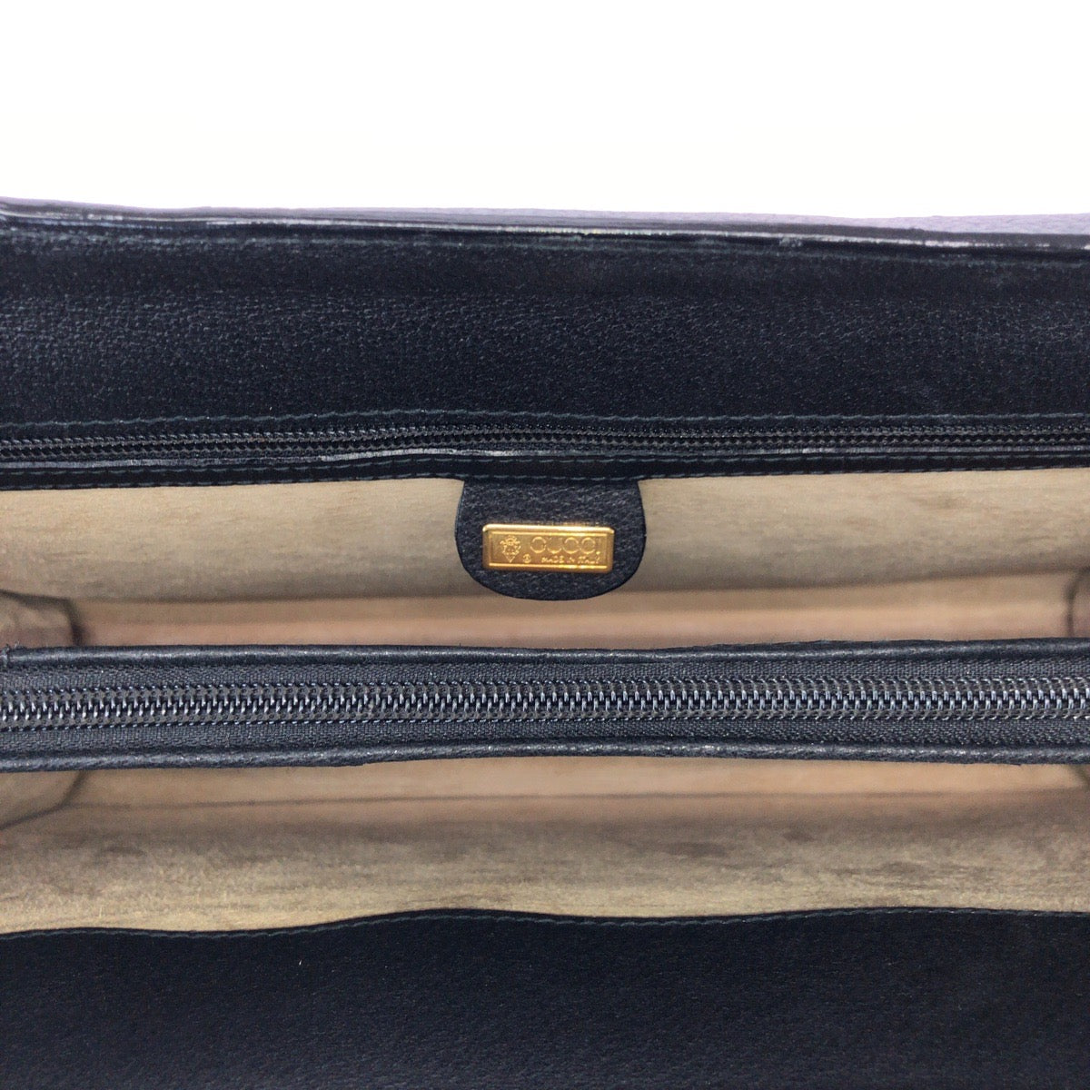 25775
GUCCI グッチ ヴィンテージ オールドグッチ プレステージ レザーアタッシュケース ブラック 黒 ゴールド金具 レザー 0151660501 ビジネスバッグ ドクターバッグ メンズ A49