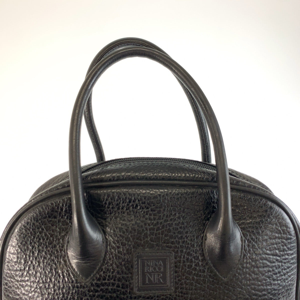 25780
NINA RICCI ニナリッチ ブラック 黒 レザー ハンドバッグ レディース AB3