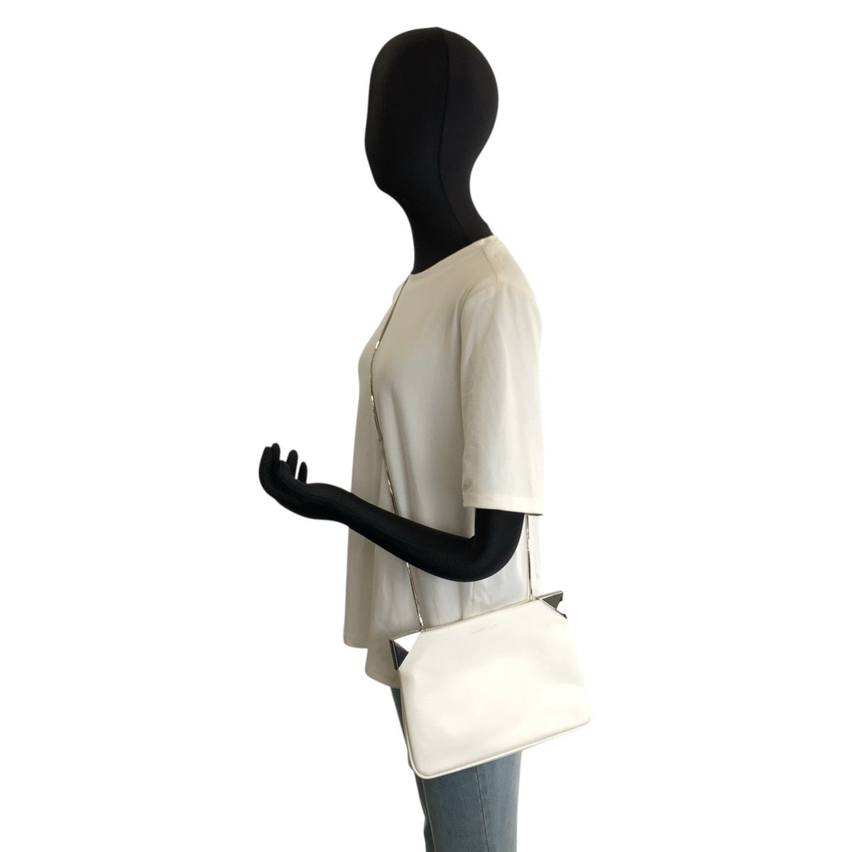 25781
CHARLES＆KEITH チャールズ＆キース ホワイト シルバー金具 ポリウレタン / ポリエステル 70840017 ショルダーバッグ ポシェット レディース AB3