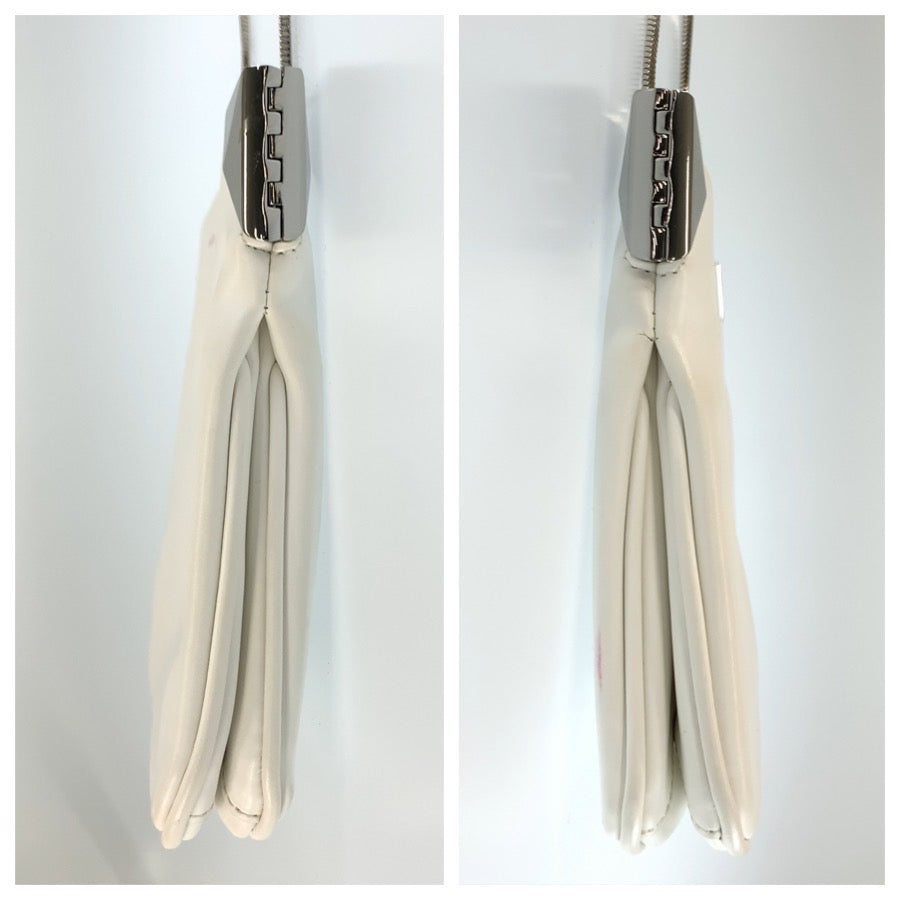 25781
CHARLES＆KEITH チャールズ＆キース ホワイト シルバー金具 ポリウレタン / ポリエステル 70840017 ショルダーバッグ ポシェット レディース AB3