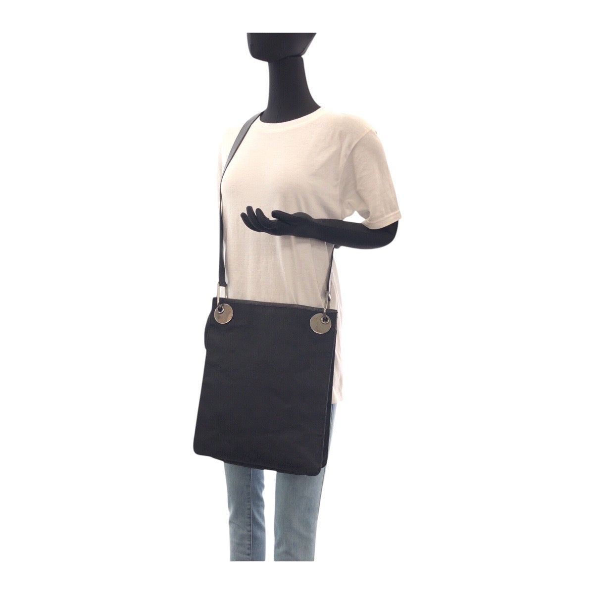 25884
GUCCI グッチ ブラック 黒 シルバー金具 GGキャンバス / レザー 120842 ショルダーバッグ ポシェット レディース AB35