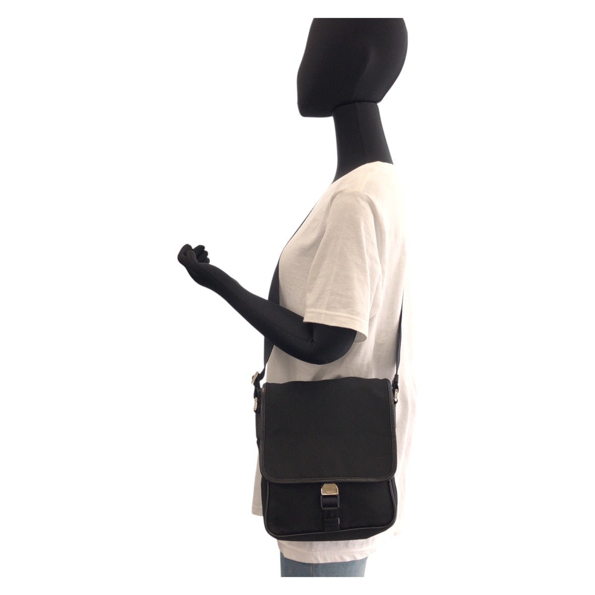 25885
PRADA プラダ テスート 三角ロゴプレート ブラック 黒 シルバー金具 ナイロン ショルダーバッグ ポシェット レディース AB34
