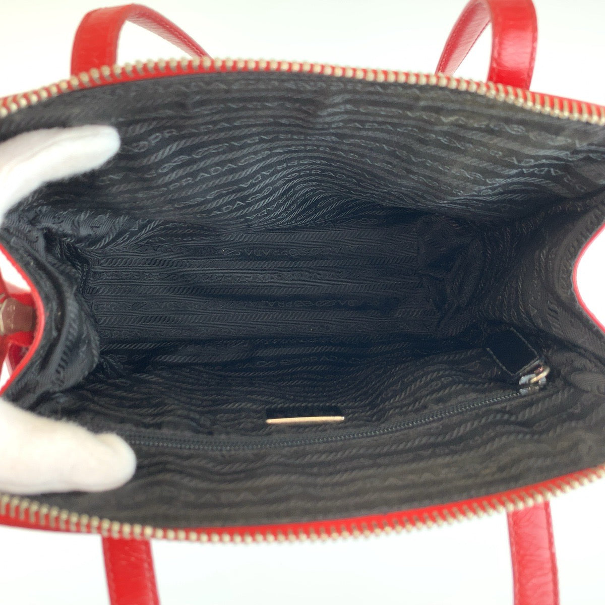 25905
PRADA プラダ レッド シルバー金具 パテントレザー ハンドバッグ トートバッグ レディース AB35