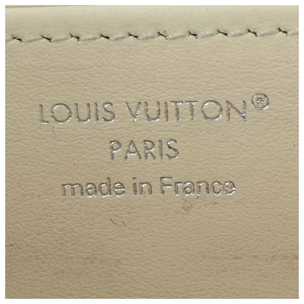 25907
LOUIS VUITTON ルイヴィトン モノグラム マヒナ ジッピー ウォレット ライトブルー シルバー金具 レザー M29052 長財布 ロングウォレット レディース ABP38