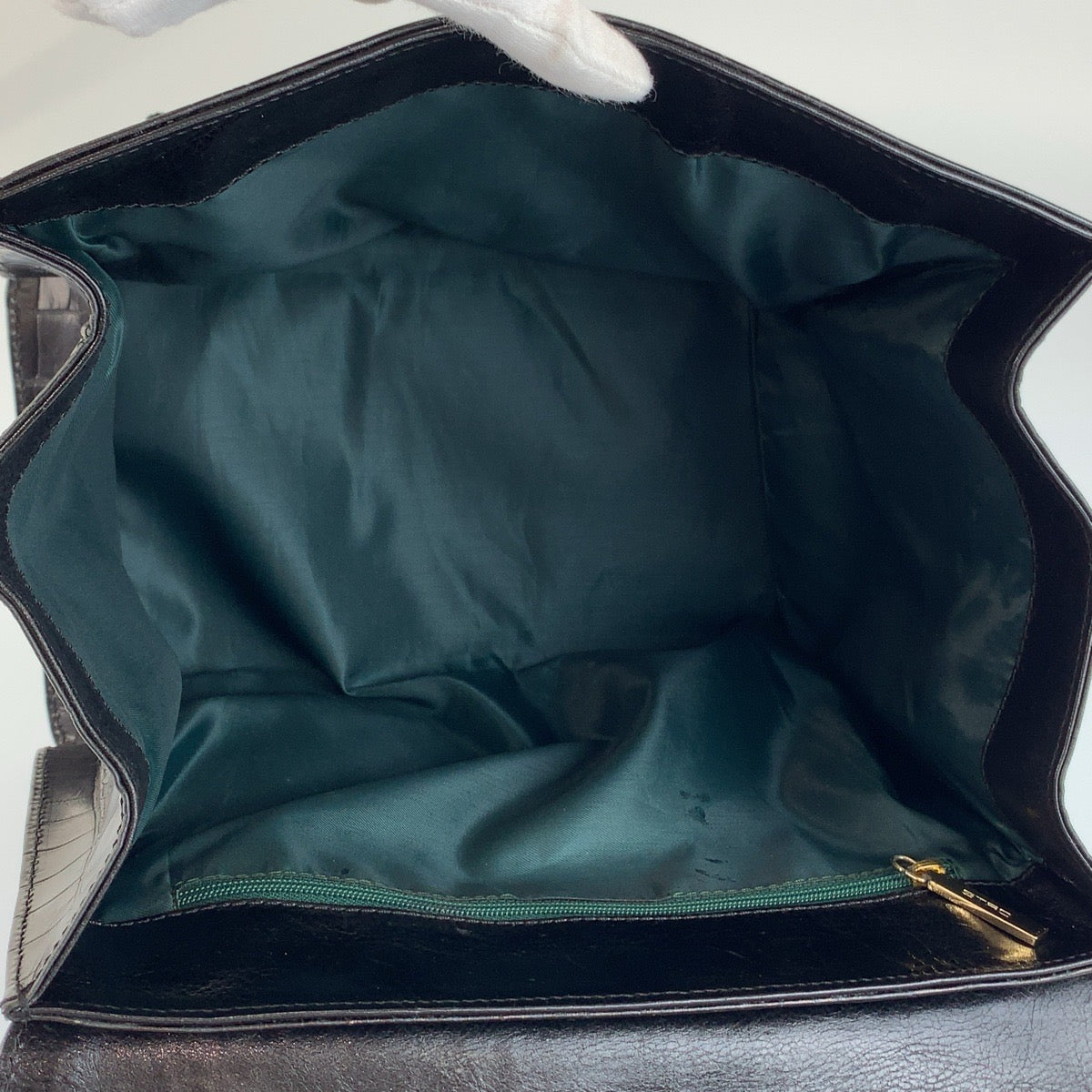 25909
ETRO エトロ 型押し ブラック 黒 ゴールド金具 レザー ハンドバッグ レディース AB21