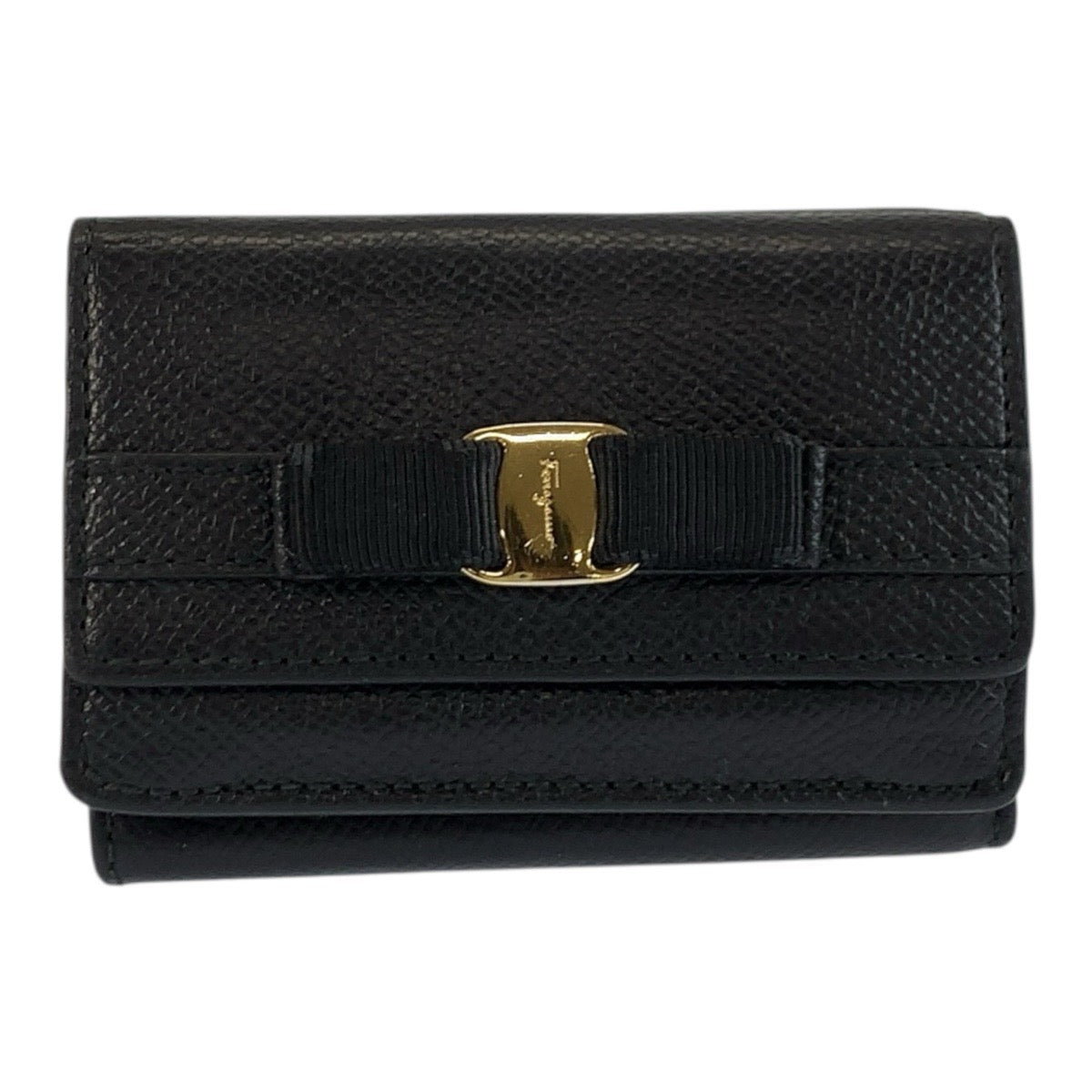 25913
Salvatore Ferragamo サルヴァトーレフェラガモ ヴァラリボン ブラック 黒 ゴールド金具 レザー 折財布 コンパクトウォレット レディース ABP16