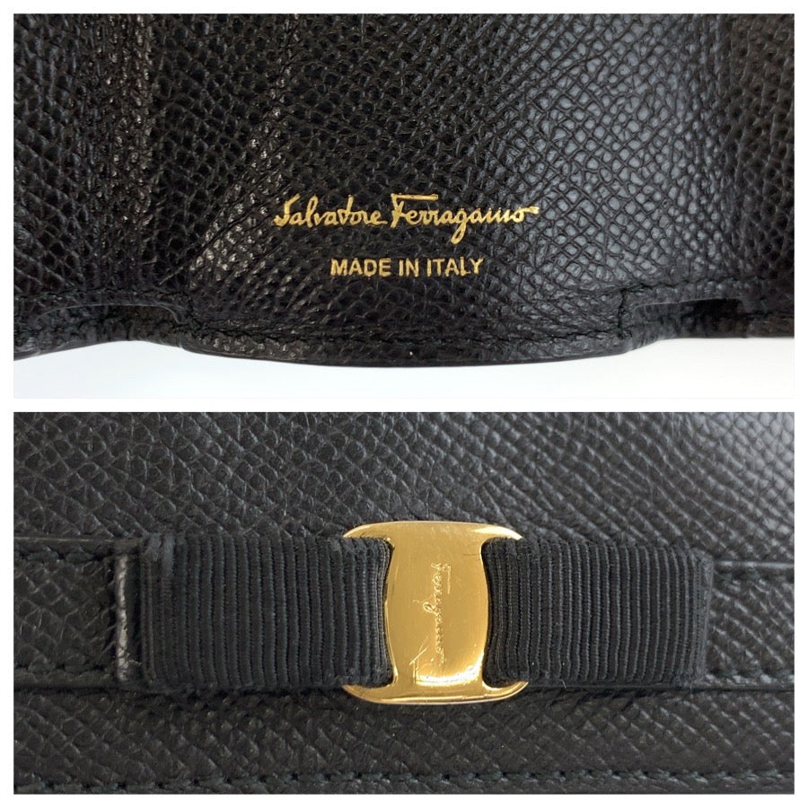 25913
Salvatore Ferragamo サルヴァトーレフェラガモ ヴァラリボン ブラック 黒 ゴールド金具 レザー 折財布 コンパクトウォレット レディース ABP16
