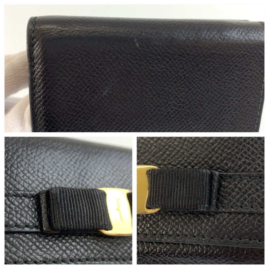 25913
Salvatore Ferragamo サルヴァトーレフェラガモ ヴァラリボン ブラック 黒 ゴールド金具 レザー 折財布 コンパクトウォレット レディース ABP16