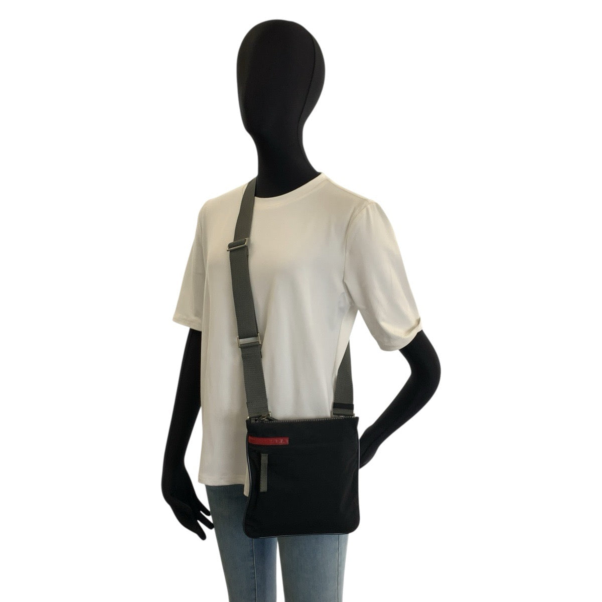 25931
PRADA SPORTS プラダスポーツ ブラック グレー シルバー金具 ナイロン ショルダーバッグ ポシェット レディース ABP33