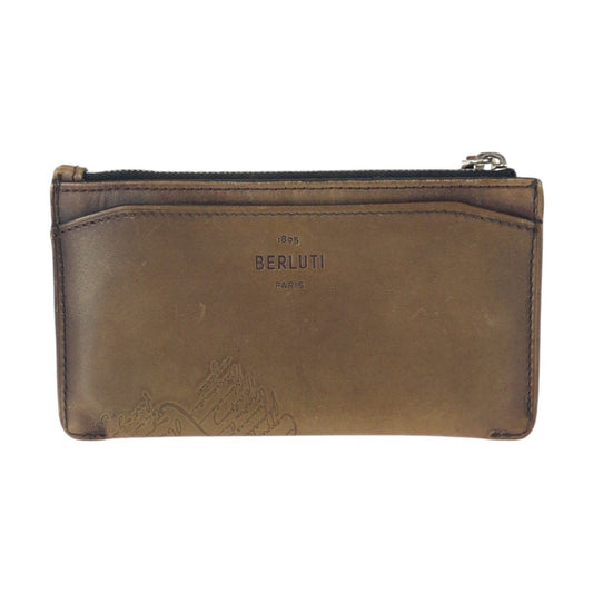 25942
Berluti ベルルッティ カリグラフィー ファサード エピュール ジップカードホルダー ブラウン ダークブラウン レザー コインケース フラグメン メンズ ABP37