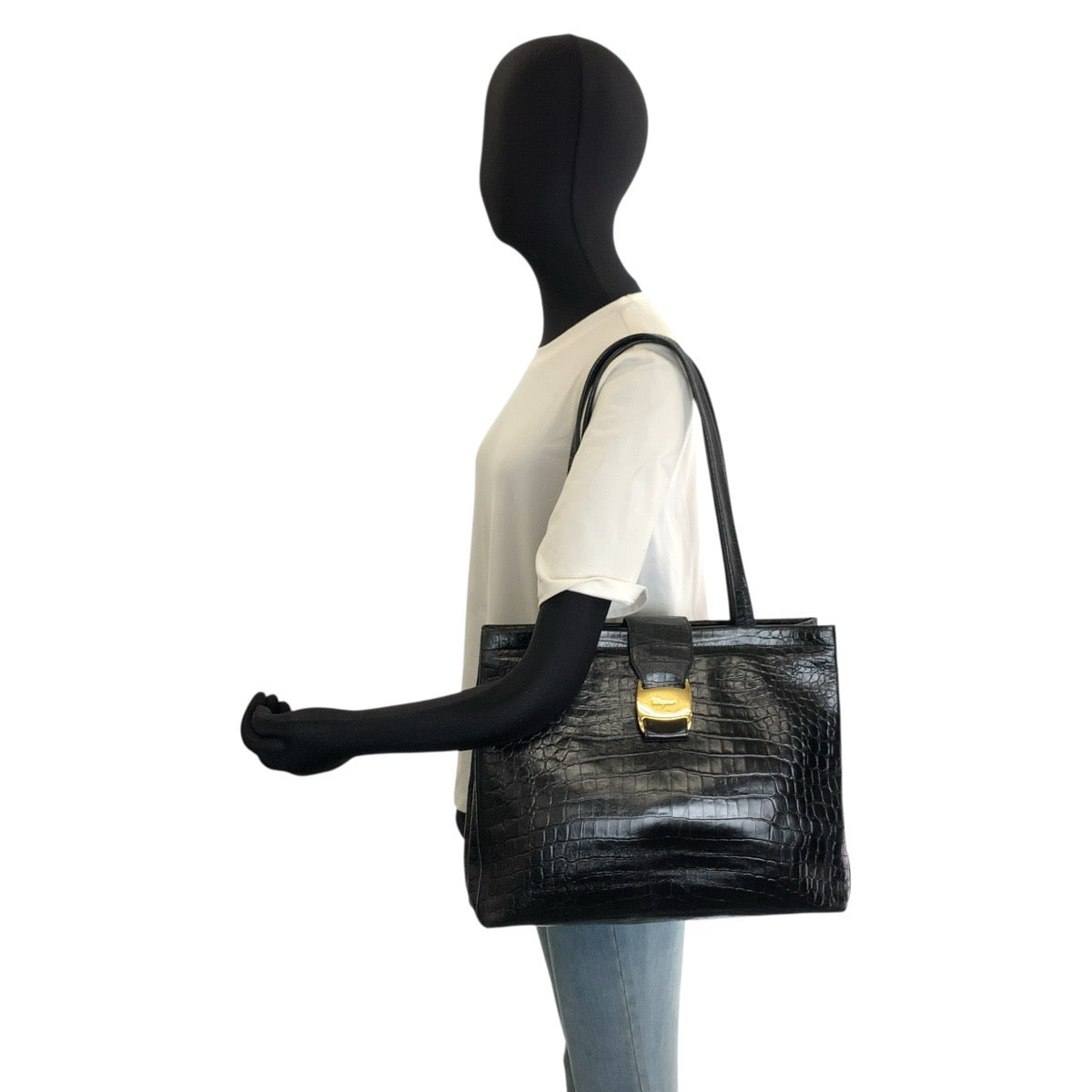 25944
Salvatore Ferragamo サルヴァトーレフェラガモ ヴァラ 型押し ブラック 黒 ゴールド金具 レザー BA-21 8254 トートバッグ ショルダーバッグ レディース ABP28