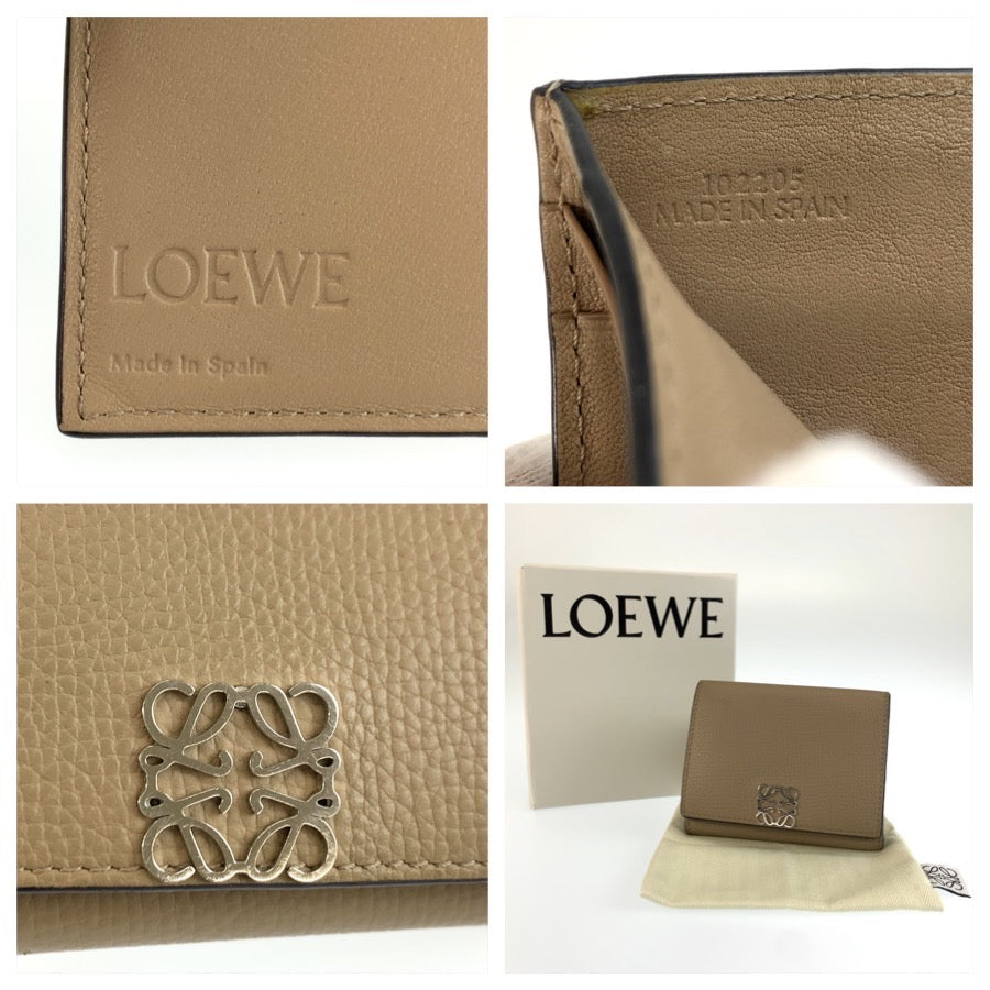 25949
LOEWE ロエベ アナグラム ベージュ シルバー金具 レザー 折財布 トライフォールドウォレット レディース ABP21