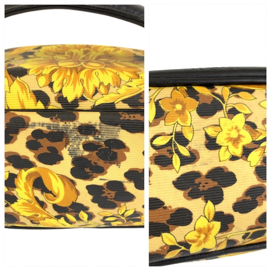25974
VERSACE ヴェルサーチ サンバースト レオパード柄 イエロー ブラック ゴールド金具 PVC ポーチ バニティバッグ レディース AB21