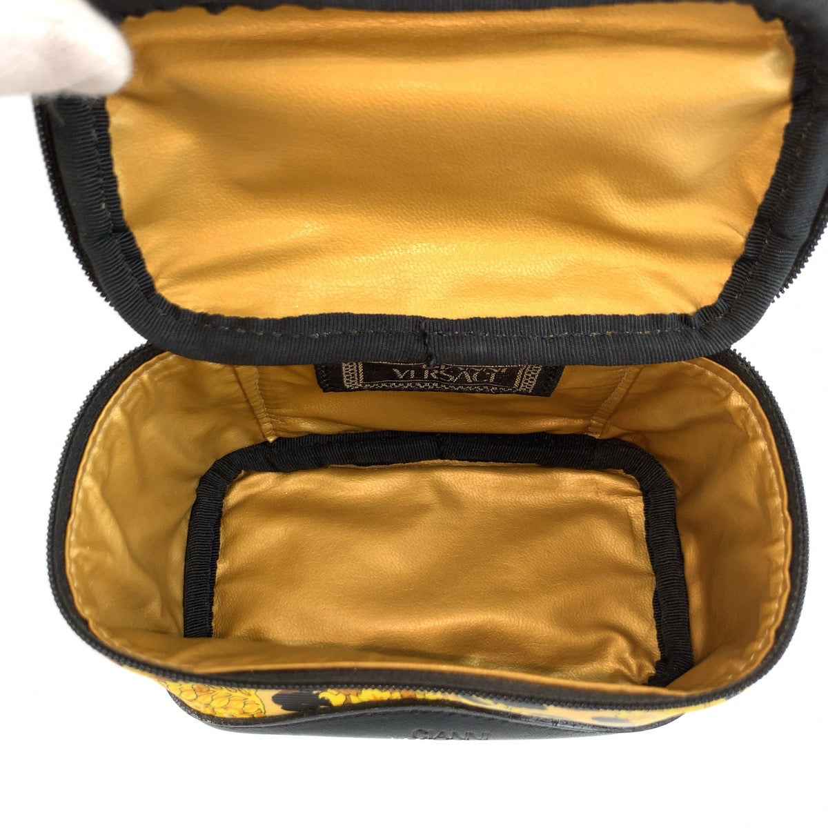25974
VERSACE ヴェルサーチ サンバースト レオパード柄 イエロー ブラック ゴールド金具 PVC ポーチ バニティバッグ レディース AB21