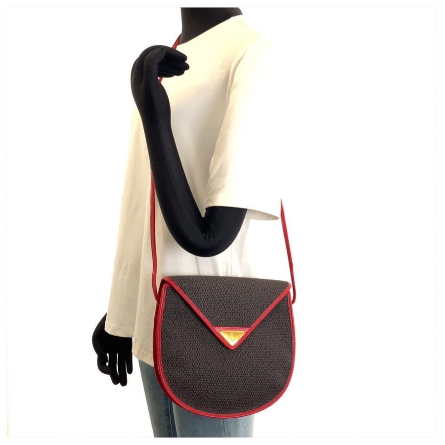 25993
YVES SAINT LAURENT イヴ サンローラン ヴィンテージ YSL レッド グレー ゴールド金具 PVC / レザー ショルダーバッグ ポシェット レディース A35