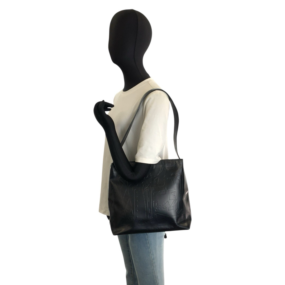 26002
PRADA プラダ 型押し 三角ロゴプレート ブラック 黒 パテントレザー ショルダーバッグ レディース ABP36