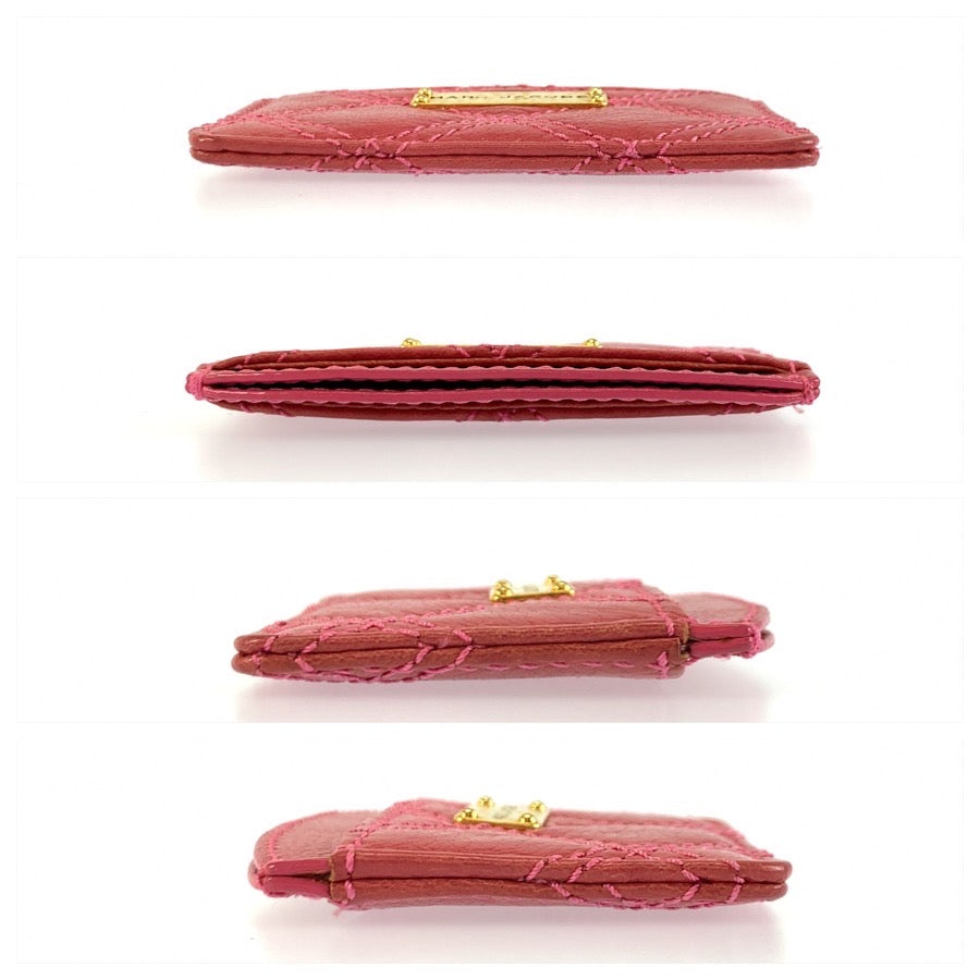 26009
MARC JACOBS マークジェイコブス キルティング ピンク ゴールド金具 レザー カードケース 名刺入れ レディース A2