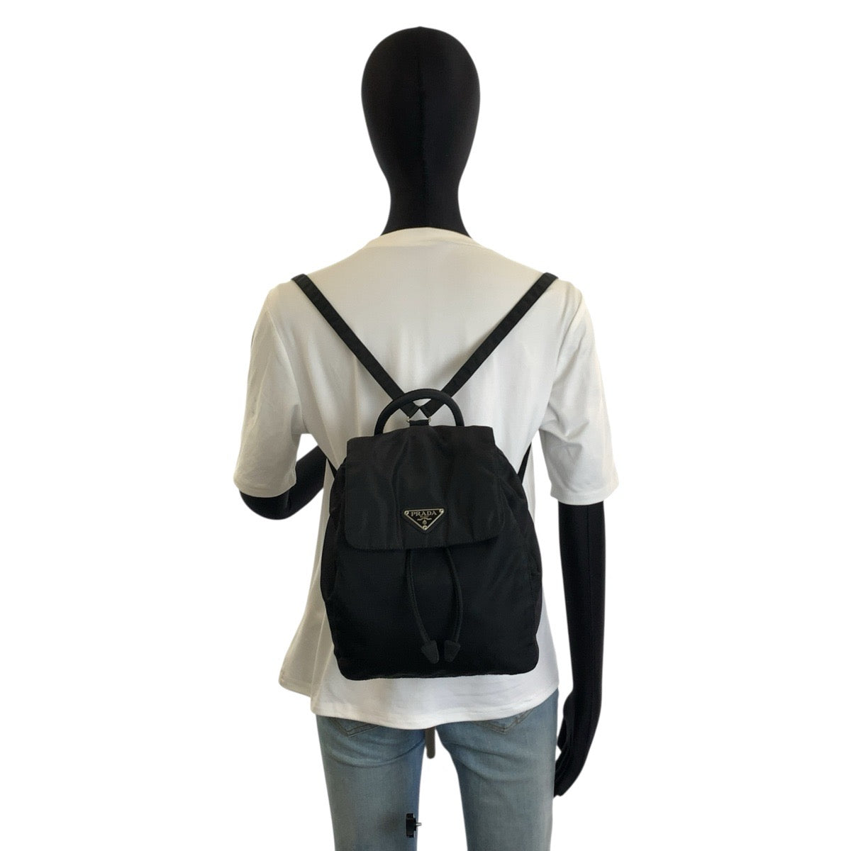 26025
PRADA プラダ テスート 三角ロゴプレート ブラック 黒 シルバー金具 ナイロン リュックサック バックパック レディース AB28