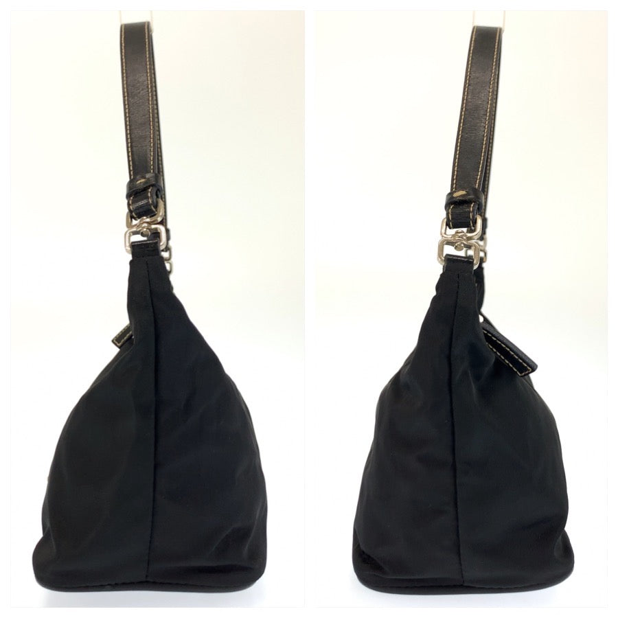 26039
PRADA プラダ テスート 三角ロゴプレート ブラック 黒 シルバー金具 ナイロン ハンドバッグ アクセサリーポーチ レディース ABP35