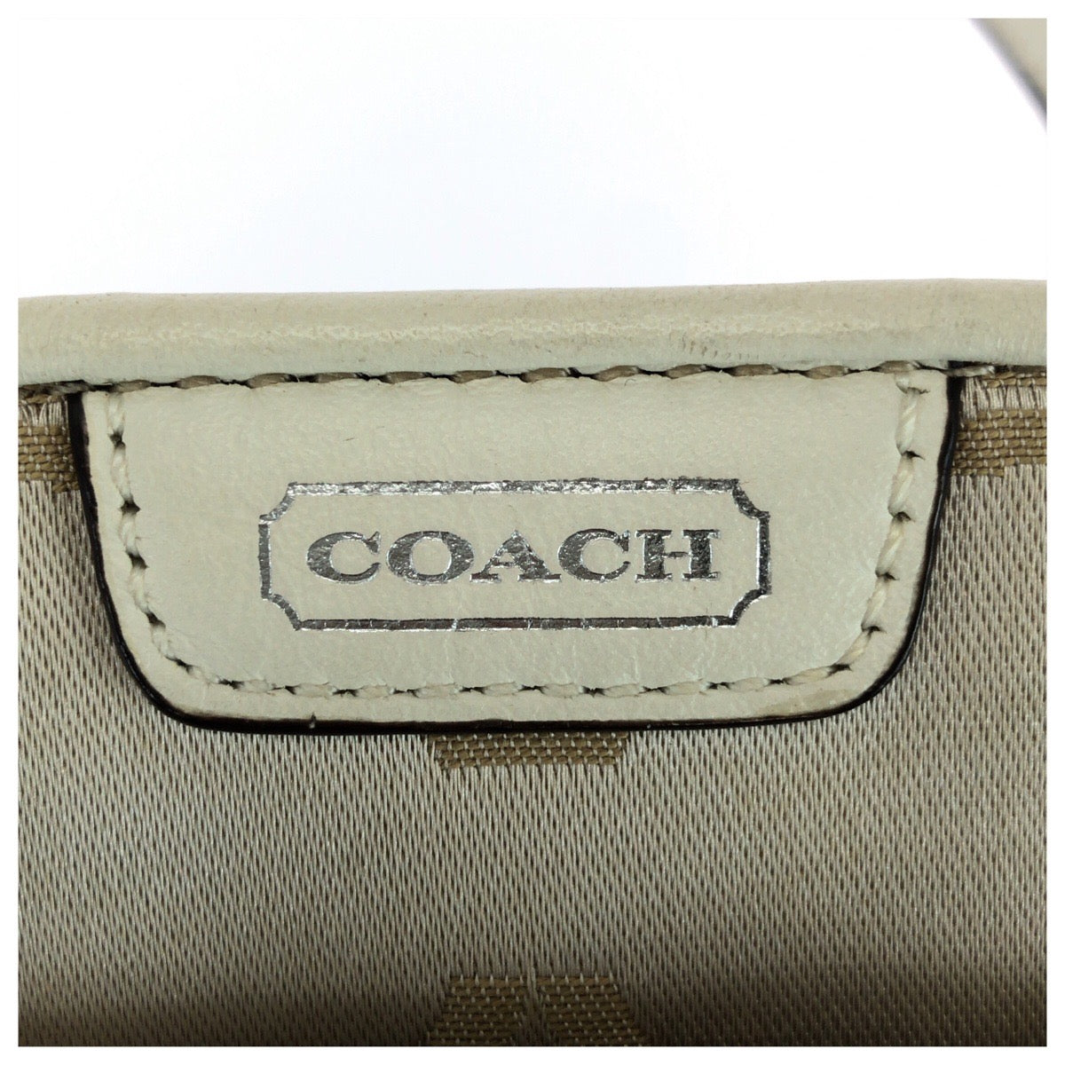 26040
COACH コーチ シグネチャー ２way ベージュ ホワイト シルバー金具 キャンバス / レザー トートバッグ ショルダーバッグ レディース AB8