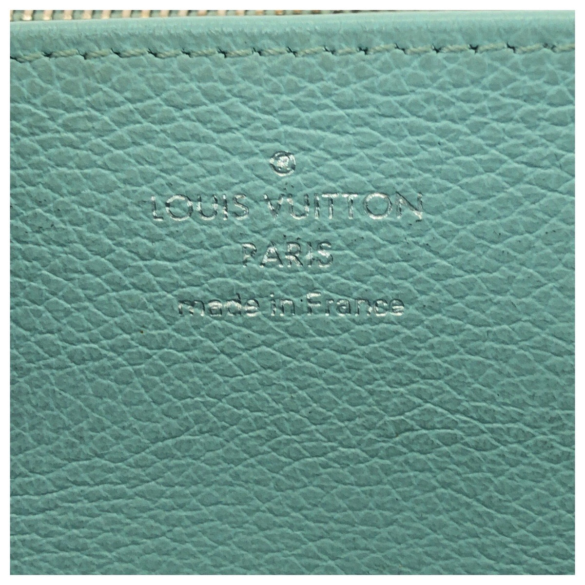 26053
LOUIS VUITTON ルイヴィトン モノグラム アンプラント サマー スターダスト ブルー イエロー シルバー金具 レザー M81466 長財布 ラウンドファスナー レディース AB28