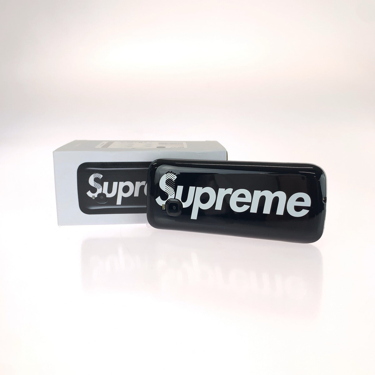 26359
Supreme シュプリーム Supreme×BLU Zoey 2.4 3G ブラック ホワイト プラスチック A037A 携帯電話 フィーチャーフォン メンズ N