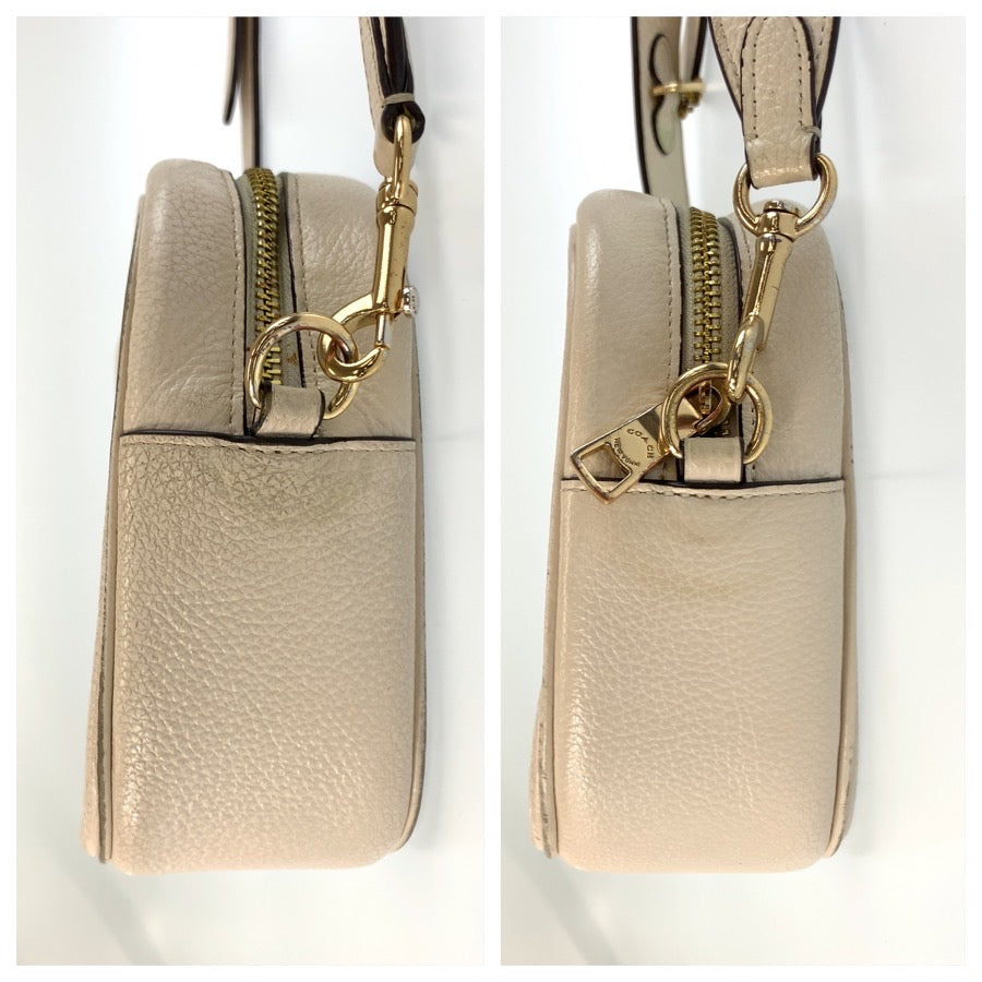 26067
COACH コーチ ホワイト クリーム ゴールド金具 レザー CA207 ショルダーバッグ メッセンジャーバッグ レディース AB3
