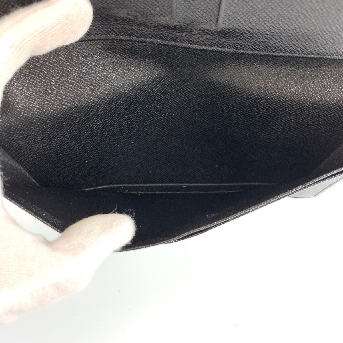 26081
LOUIS VUITTON ルイヴィトン エピ ポルトカルト クレディ ノワール ブラック レザー M63212 長財布 札入れ メンズ AB8