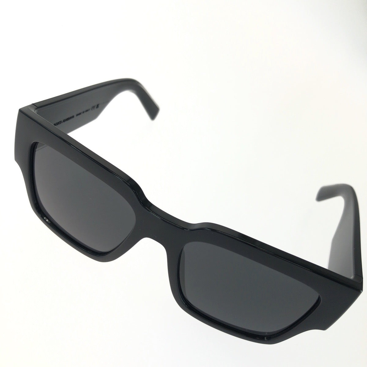 26137
DOLCE&GABBANA ドルチェアンドガッバーナ DGエラスティック サイズ 52□18 ブラック 黒 シルバー金具 プラスチック DG6184 501/87 サングラス 男女兼用 スクエア メンズ S14