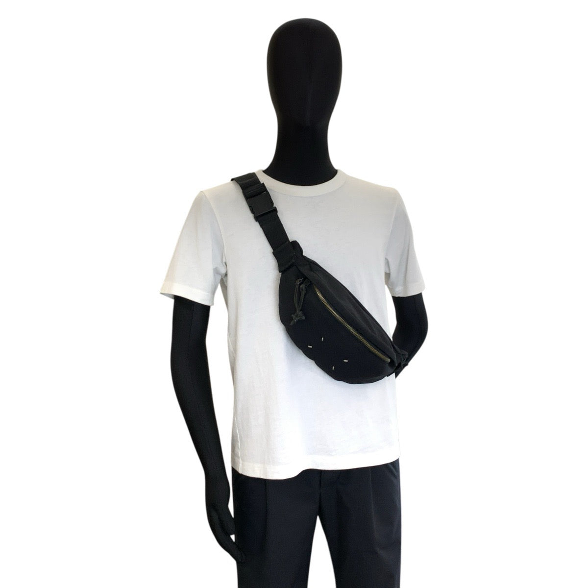 26182
Maison Margiela メゾン マルジェラ ブラック 黒 キャンバス ボディバッグ ウエストポーチ 男女兼用 メンズ ABP35