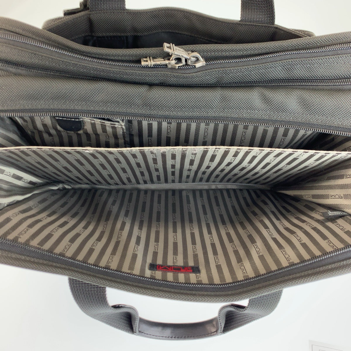 26190
TUMI トゥミ エクスパンダブル ブラック 黒 ナイロン ビジネスバッグ ブリーフケース メンズ AB15