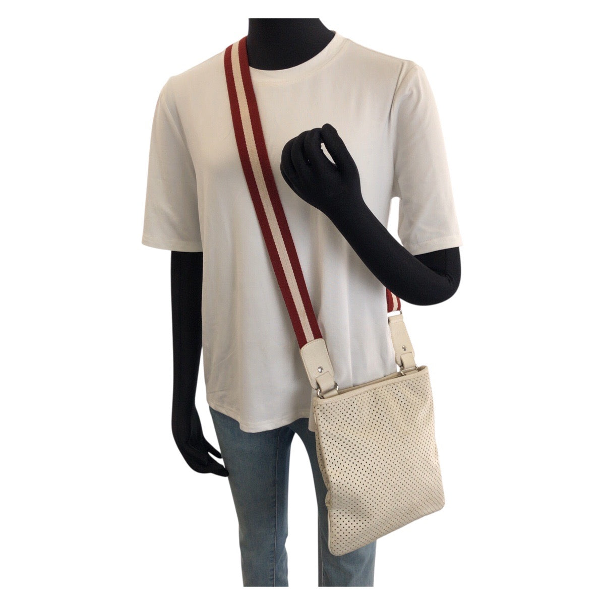 26209
BALLY バリー パンチングレザー ホワイト アイボリー シルバー金具 レザー ショルダーバッグ メッセンジャーバッグ レディース ABP23