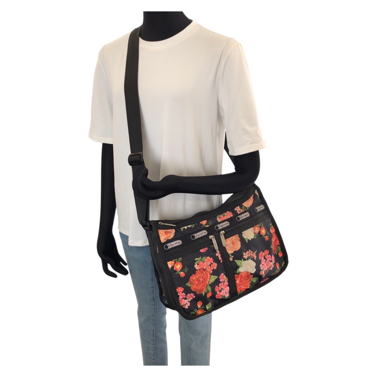 26215
LeSportsac レスポートサック Royal Rose DELUXE EVERYDAY BAG ブラック マルチカラー シルバー金具 ナイロン ショルダーバッグ レディース ABP3