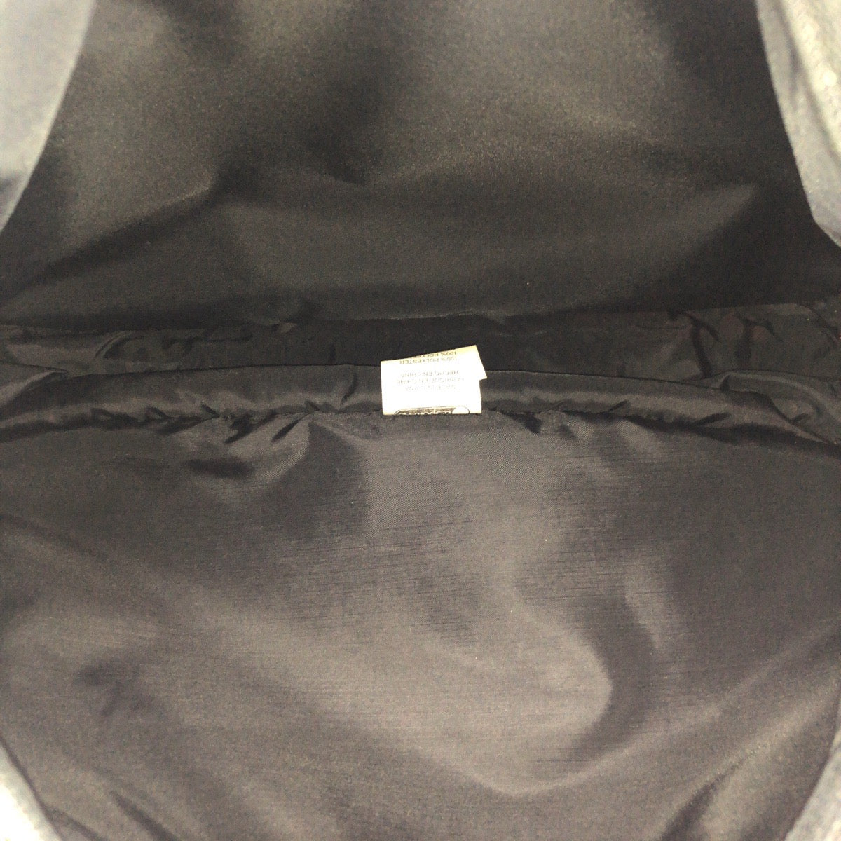 26215
LeSportsac レスポートサック Royal Rose DELUXE EVERYDAY BAG ブラック マルチカラー シルバー金具 ナイロン ショルダーバッグ レディース ABP3