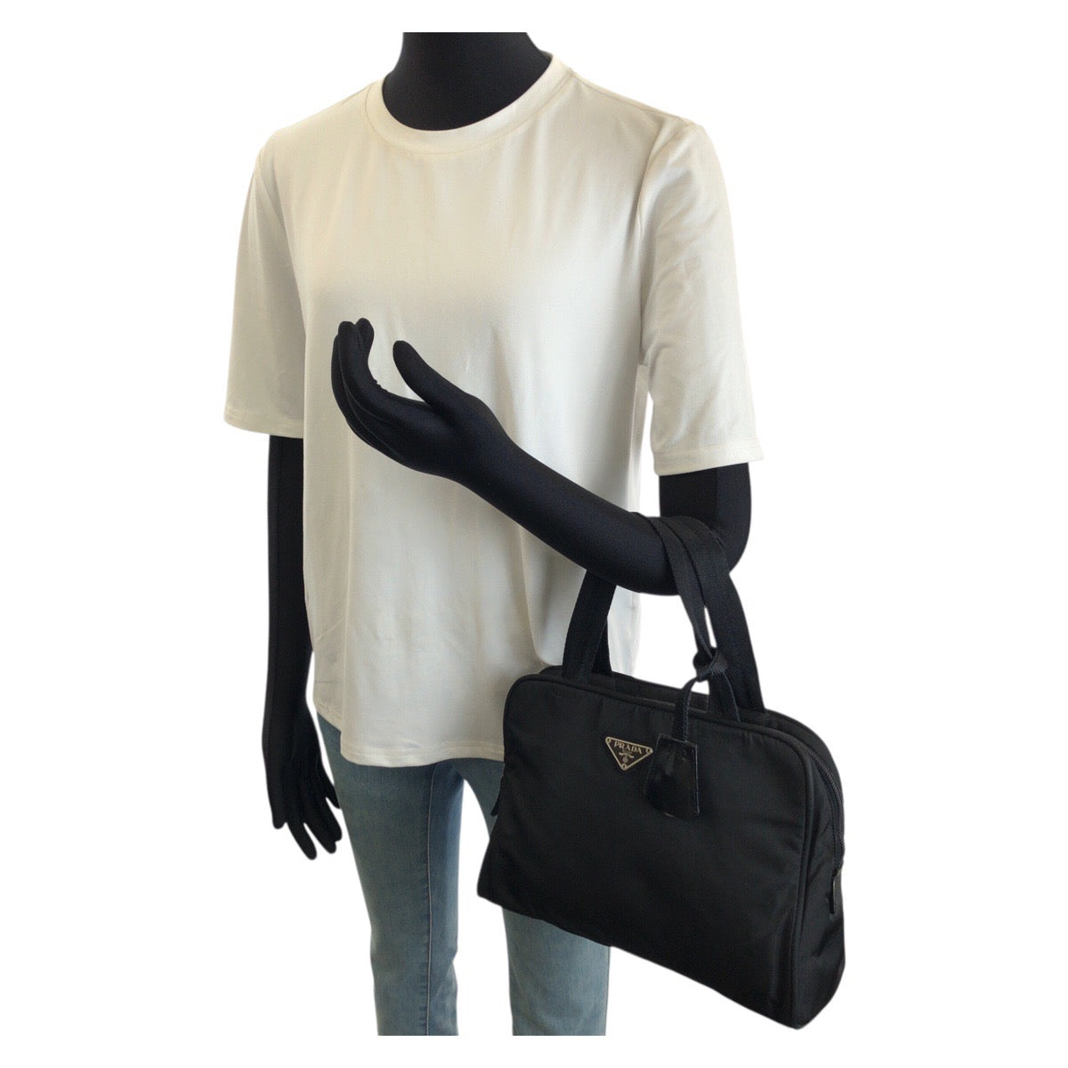 26223
PRADA プラダ テスート 三角ロゴプレート ブラック 黒 シルバー金具 ナイロン ハンドバッグ レディース B21