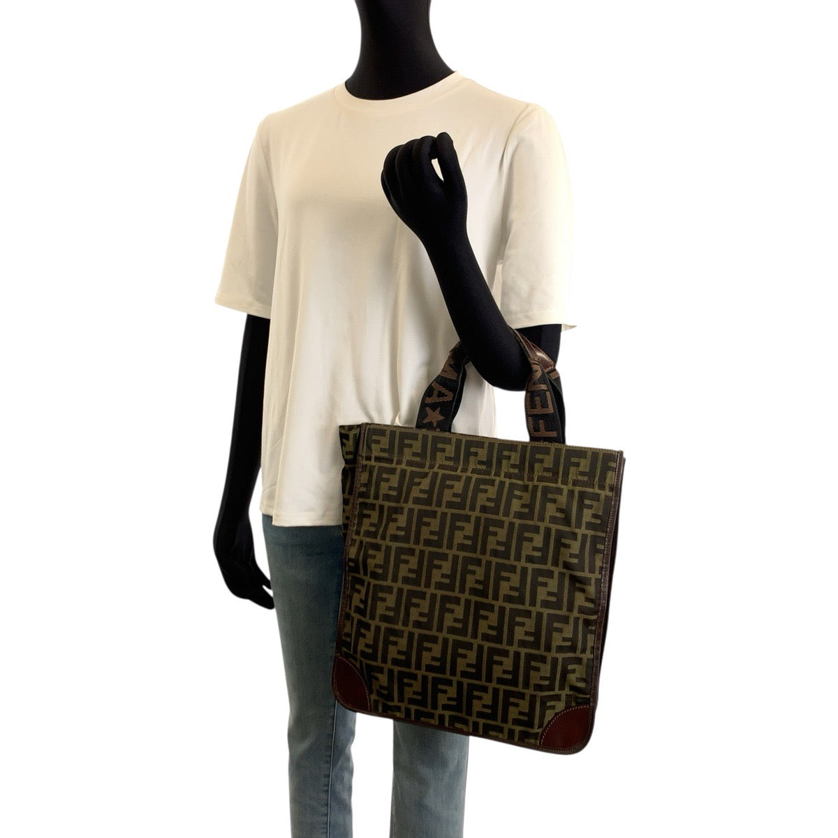 26231
FENDI フェンディ ズッカ ブラウン シルバー金具 キャンバス / レザー トートバッグ ハンドバッグ レディース ABP30