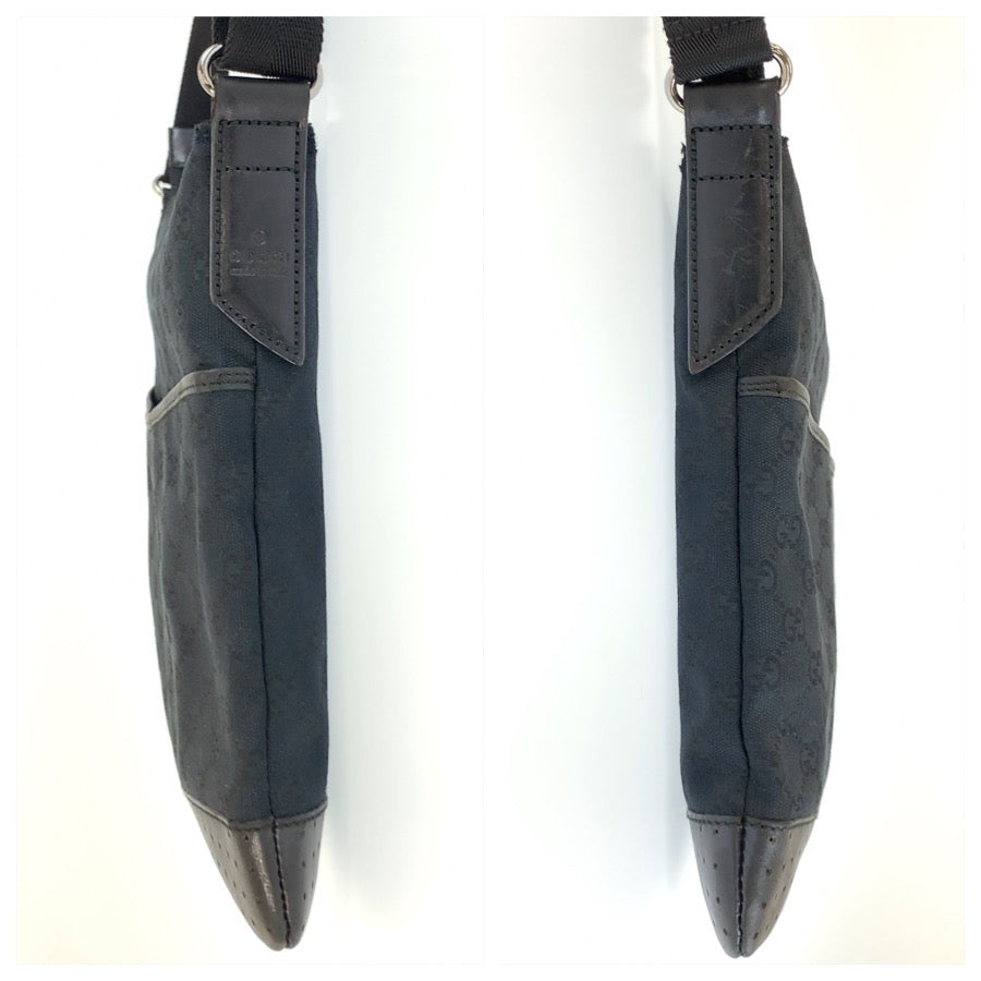 26243
GUCCI グッチ ブラック 黒 シルバー金具 GGキャンバス 145852 ショルダーバッグ ポシェット レディース ABP37