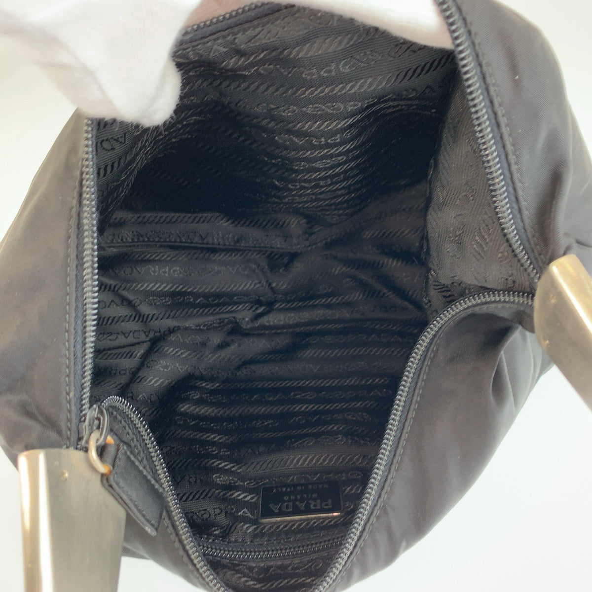 26254
PRADA プラダ テスート ブラック 黒 シルバー金具 ナイロン ショルダーバッグ レディース ABP28