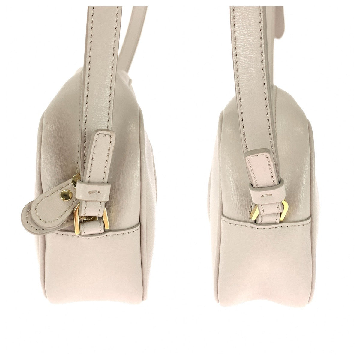 26261
Salvatore Ferragamo サルヴァトーレフェラガモ ガンチーニ シティ ベージュ ピンクベージュ ゴールド金具 レザー AB-21H006 ショルダーバッグ ポシェット レディース A37