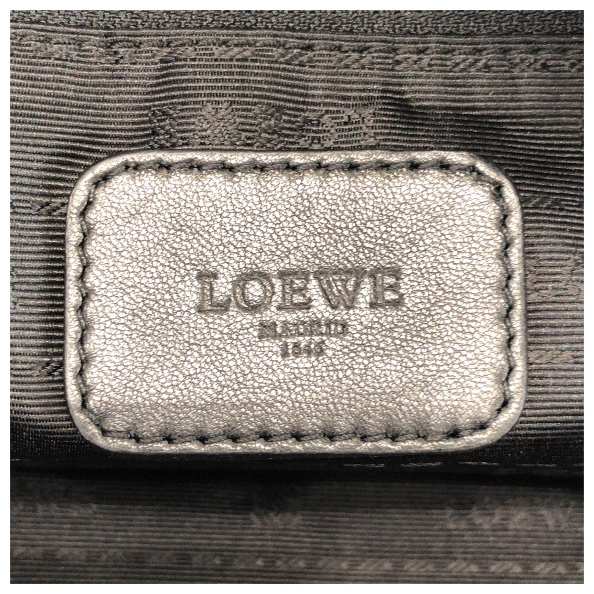 26268
LOEWE ロエベ アナグラム アマソナ28 ゴールド シルバーゴールド レザー ハンドバッグ ミニボストンバッグ レディース AB42