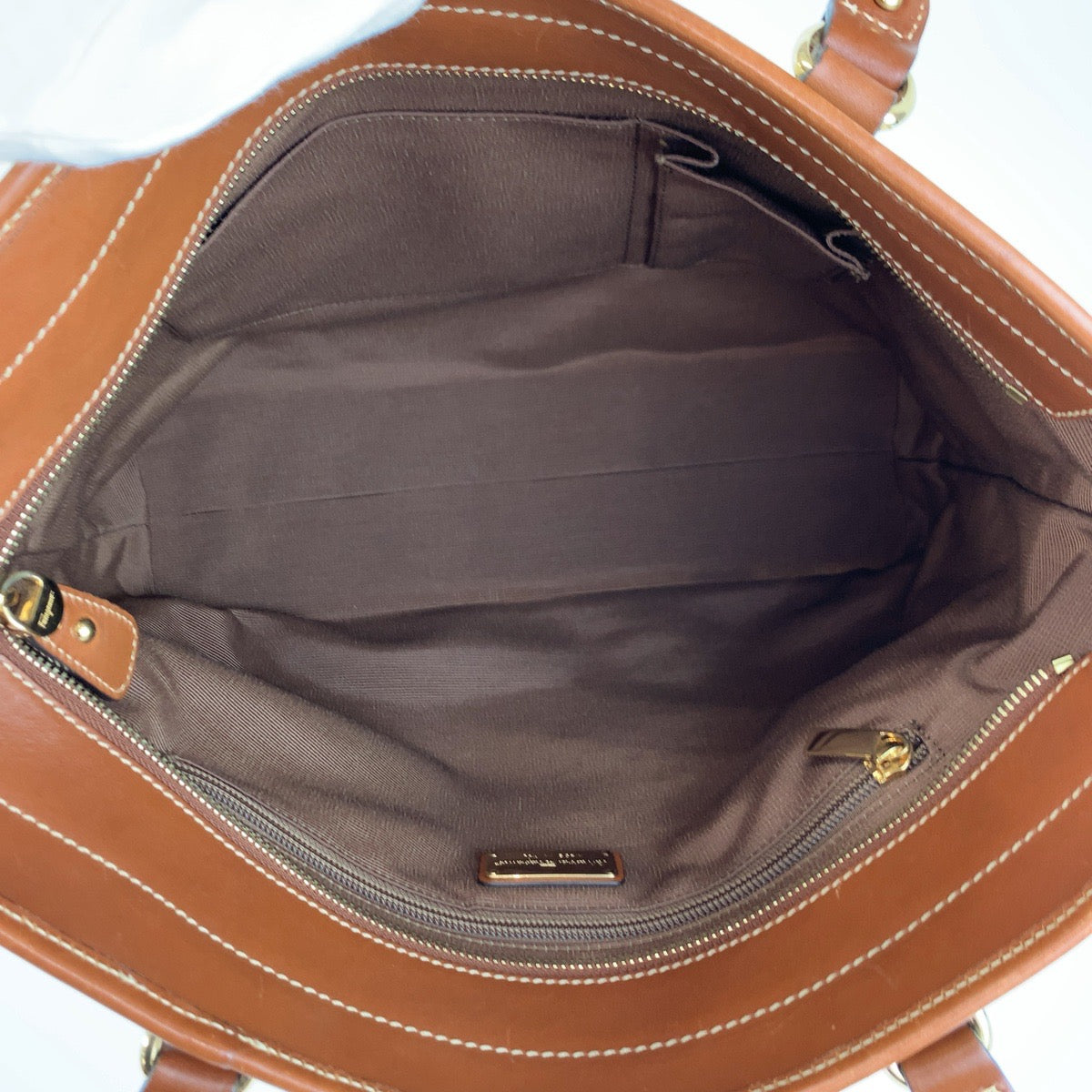 26269
Salvatore Ferragamo サルヴァトーレフェラガモ レオーパード 豹柄 アニマル柄 マルチカラー ブラウン ゴールド金具 ナイロン / レザー AU-21/C 563 トートバッグ ハンドバッグ レディース A42