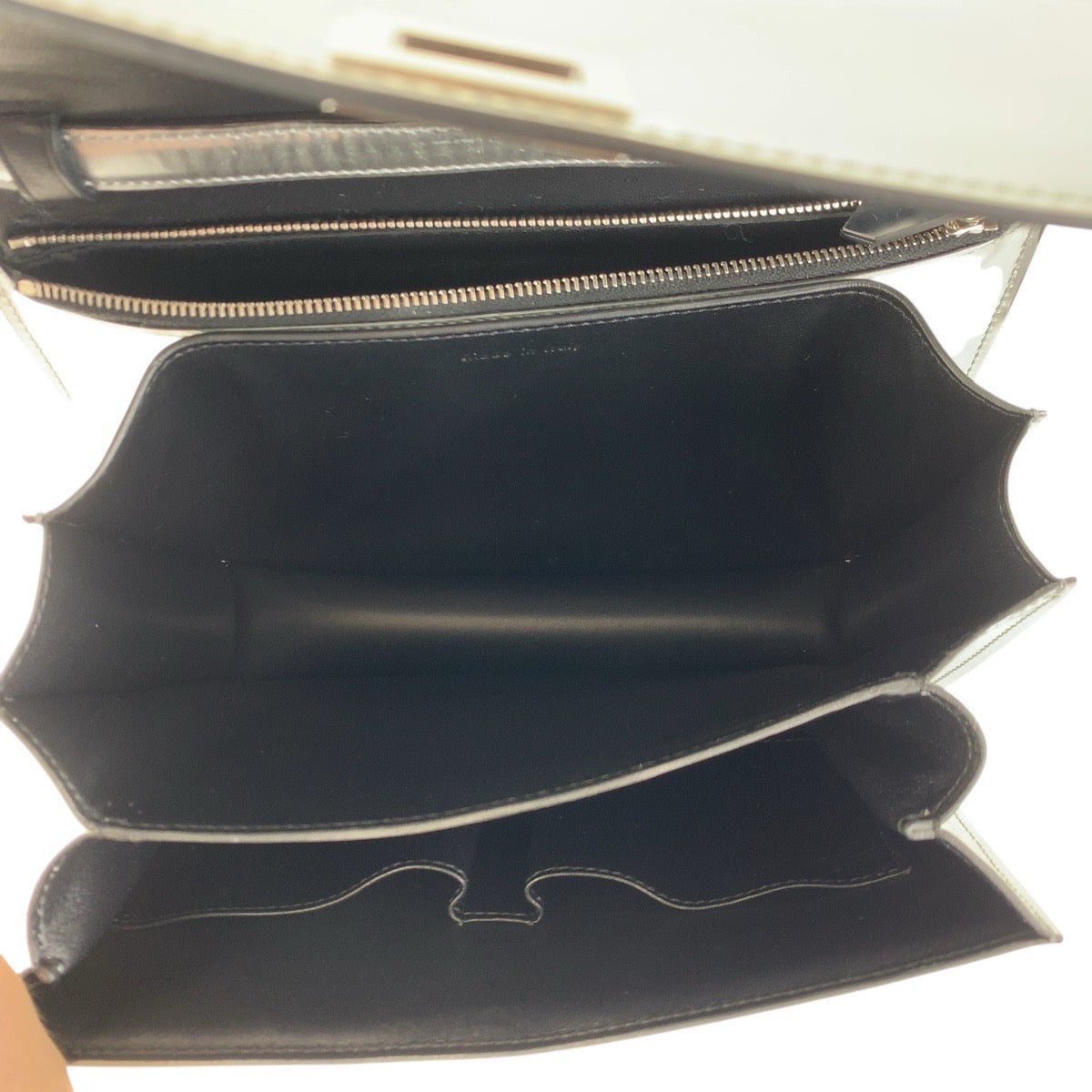 26272
CELINE セリーヌ クラシック ボックス ミディアム シルバー シルバー金具 レザー ショルダーバッグ ポシェット レディース AB78