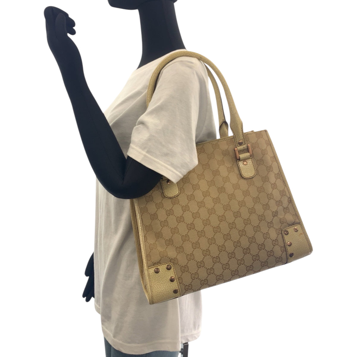 26283
GUCCI グッチ スタッズ ベージュ アイボリー ゴールド金具 GGキャンバス 124260 トートバッグ ハンドバッグ ショルダーバッグ レディース ABP40