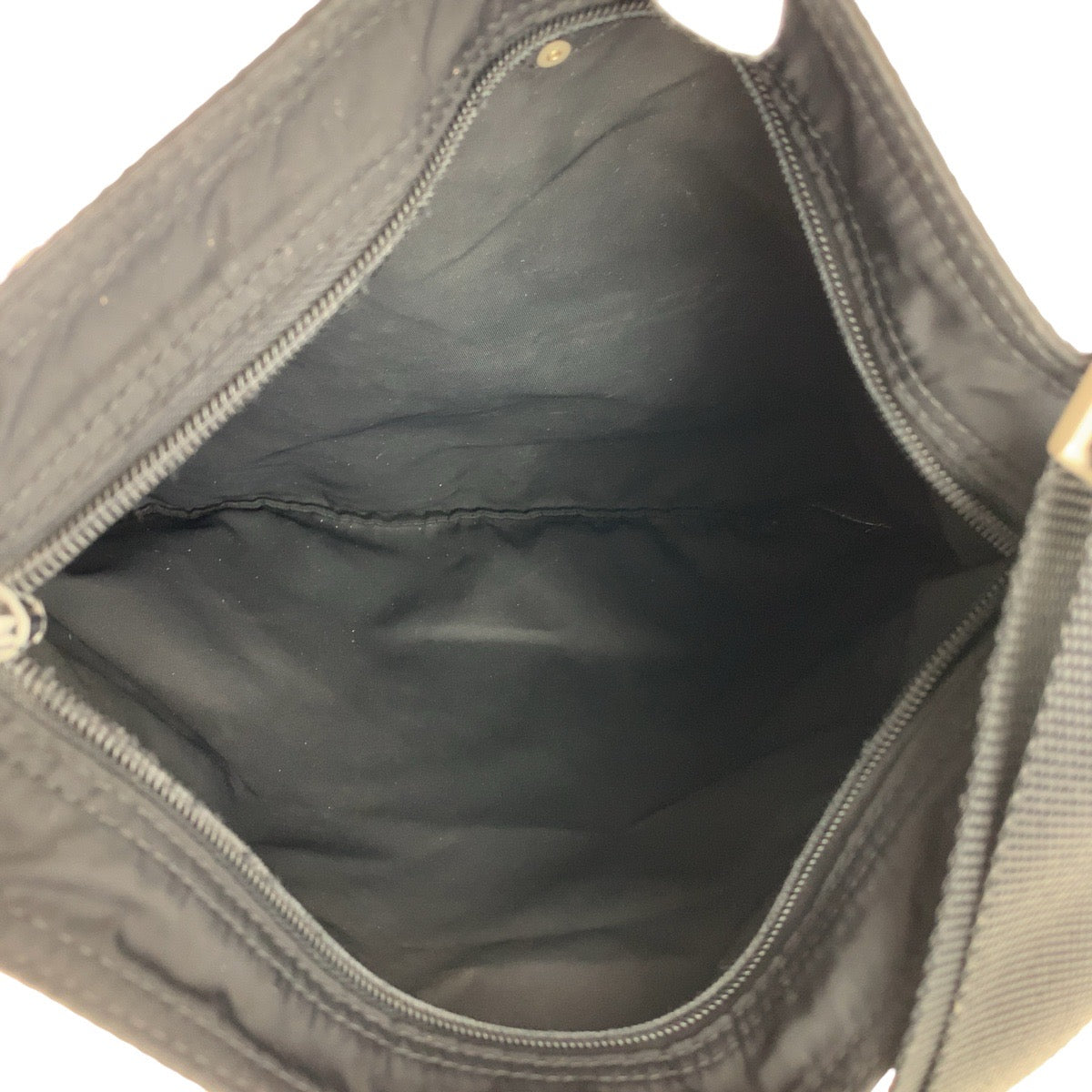26284
PRADA プラダ テスート 三角ロゴプレート ブラック 黒 シルバー金具 ナイロン ショルダーバッグ ポシェット メンズ AB