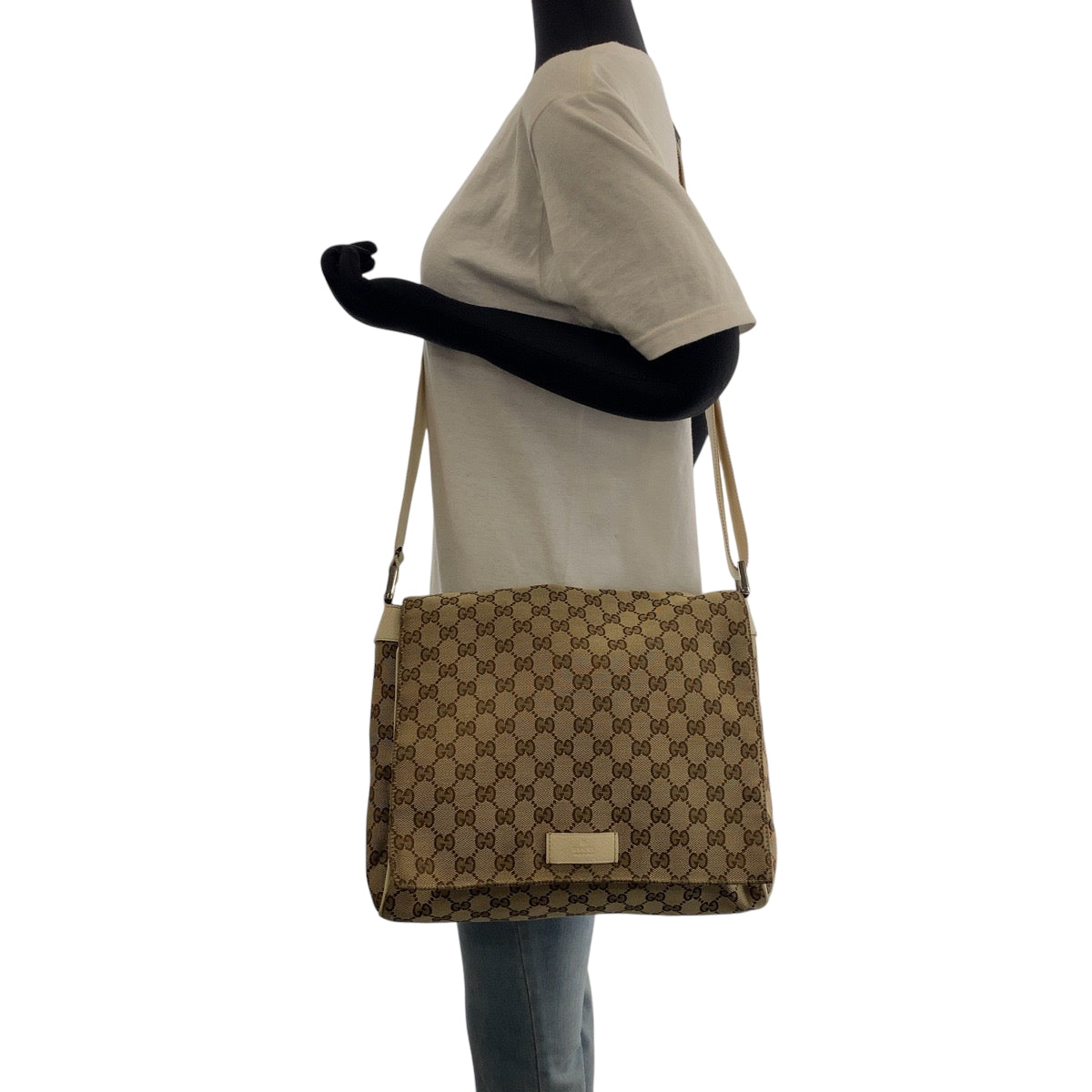 26286
GUCCI グッチ ベージュ アイボリー シルバー金具 GGキャンバス 146236 斜め掛け ショルダーバッグ メッセンジャーバッグ メンズ ABP40