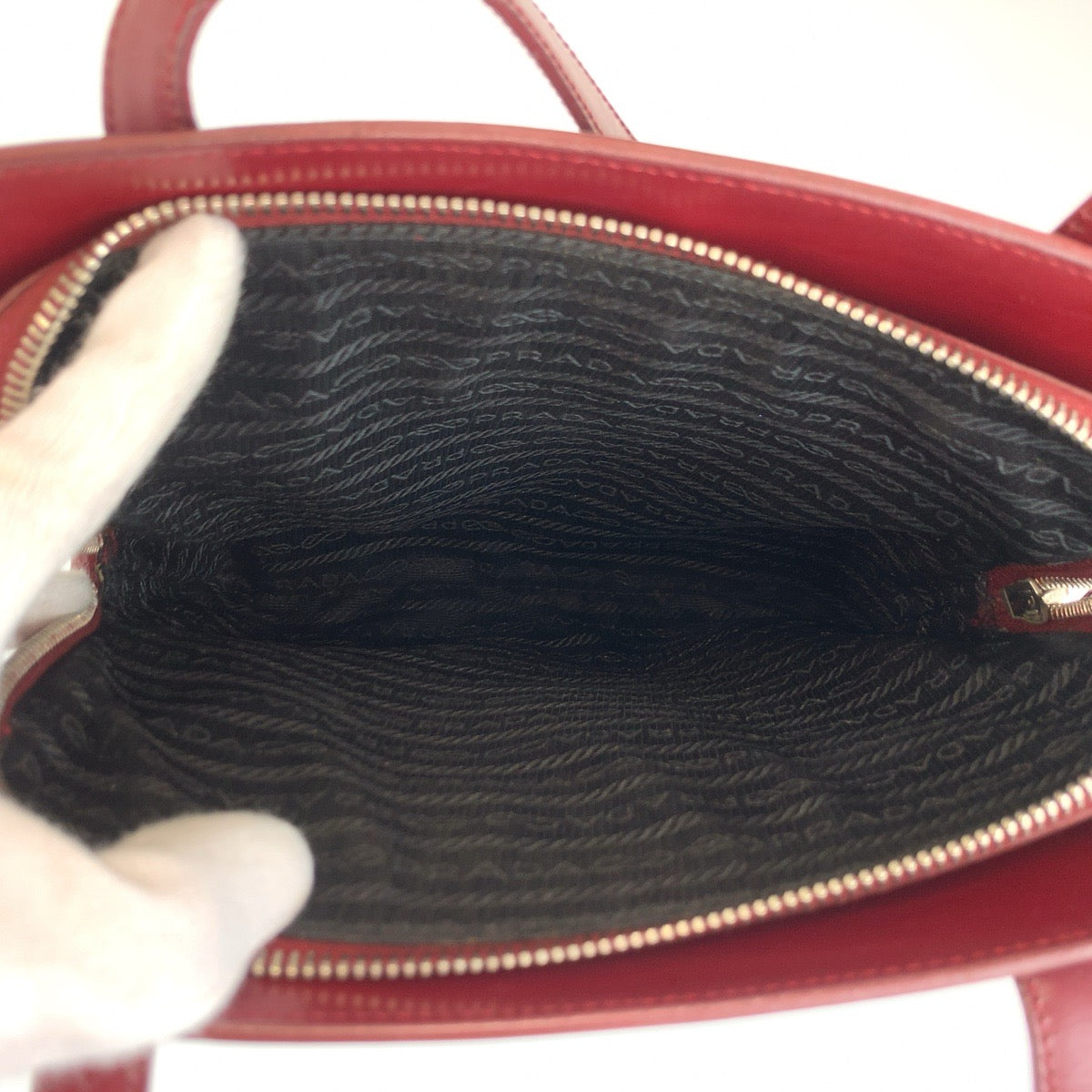 26327
PRADA プラダ レッド パテントレザー トートバッグ ショルダーバッグ レディース AB48