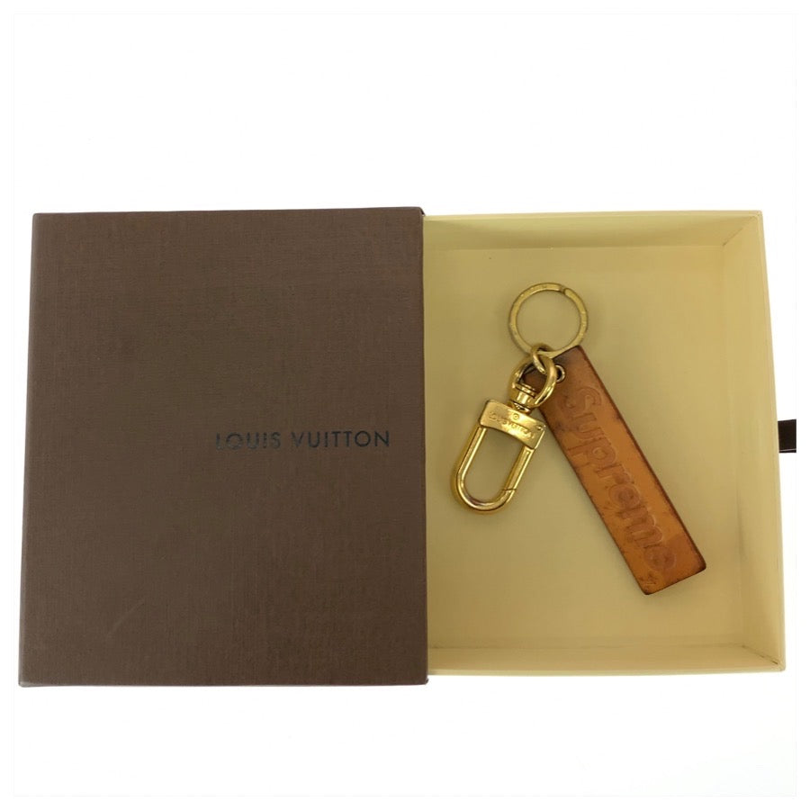 26417
LOUIS VUITTON ルイヴィトン Louis Vuitton×Supreme ブラウン ゴールド金具 ヌメ革 / メタル MP2075 キーホルダー メンズ AB